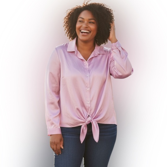 BOLD elements Tops - BOLD elements Light Pink Button Down Tie-Front Shirt